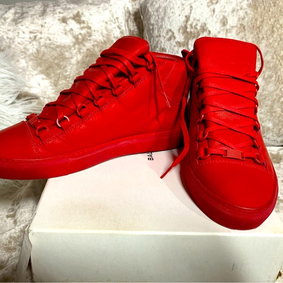 Balenciaga - Picture 2 of 3